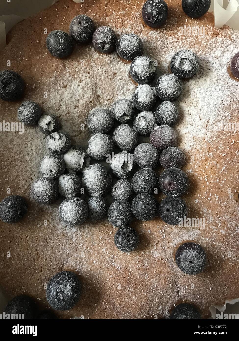 Immagine closeup di una torta di mirtilli fatta in casa Foto Stock