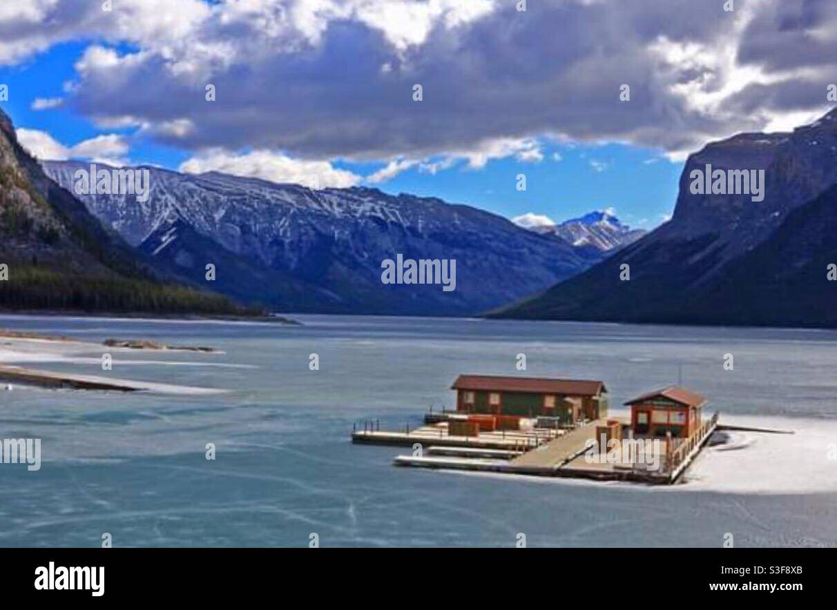 Lago Minnewanka, piattaforma per immersioni gratuite, Banff National Park, Alberta, Canada, Foto Stock