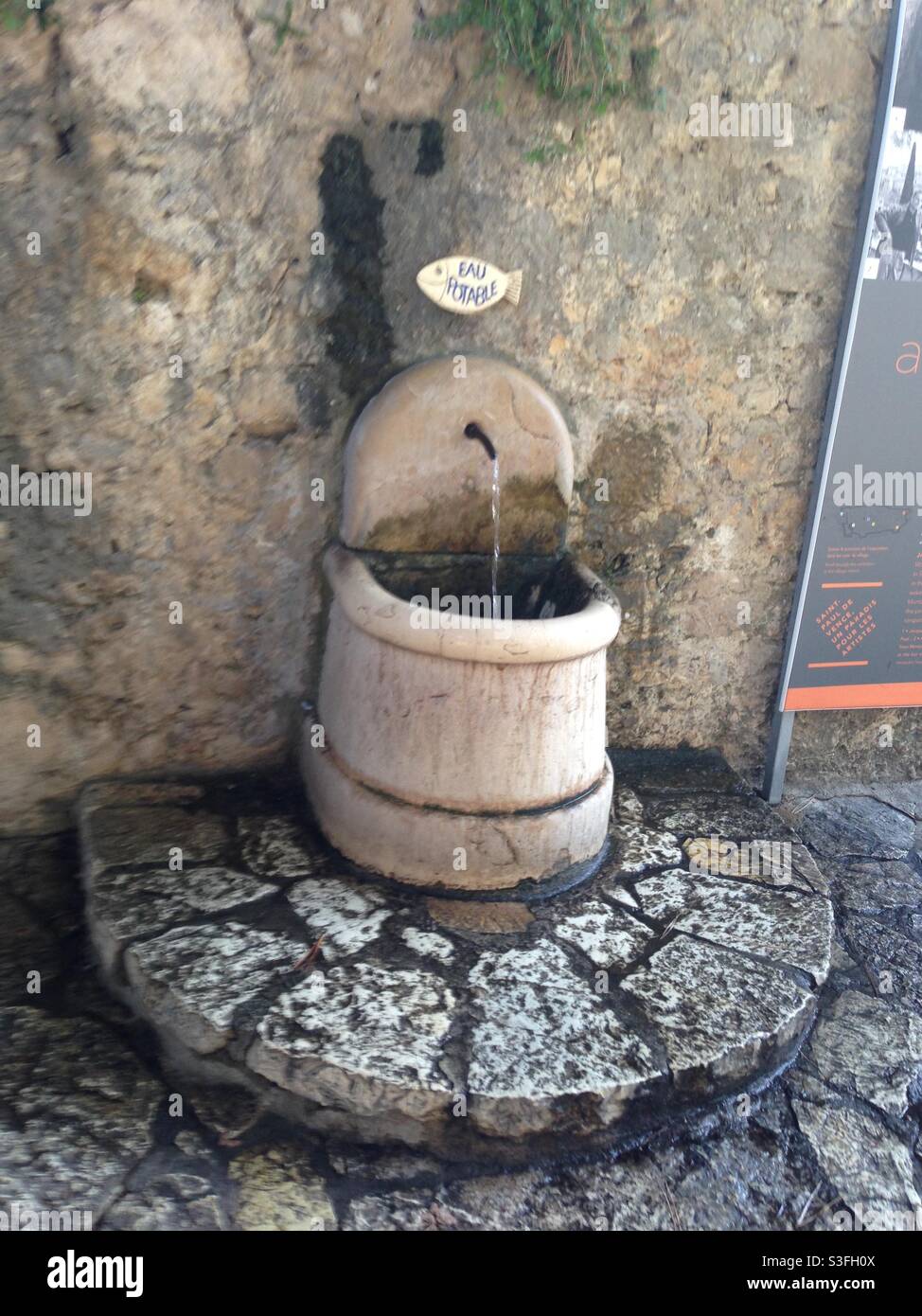 Acqua potabile a Saint Paul de Vence, Francia Foto Stock