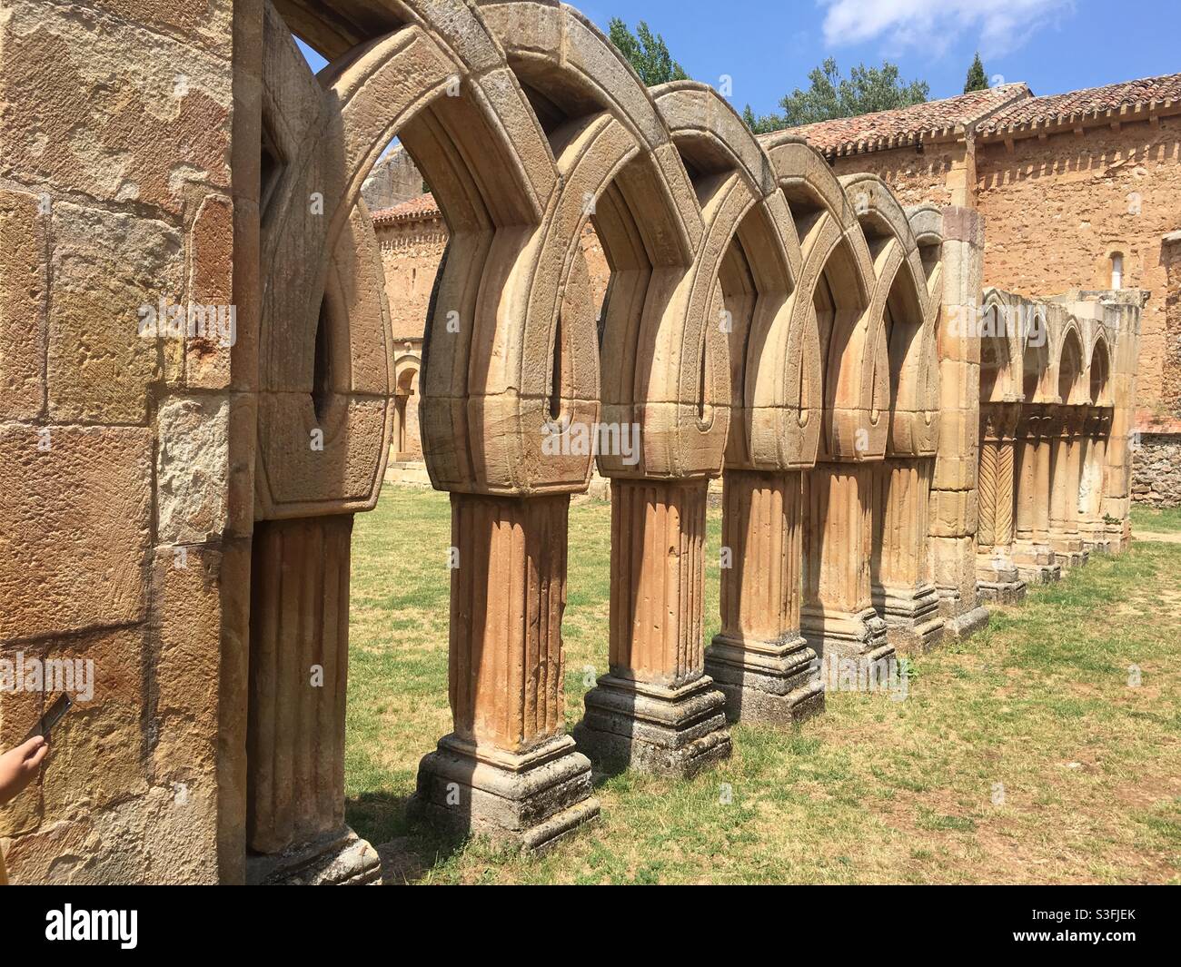 Chiostro del monastero romanico a Soria Spagna Foto Stock