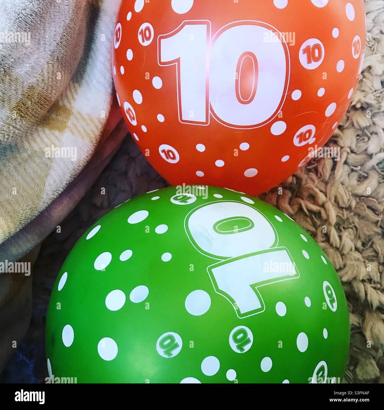 Palloncini di compleanno per un 10 anni Foto stock - Alamy