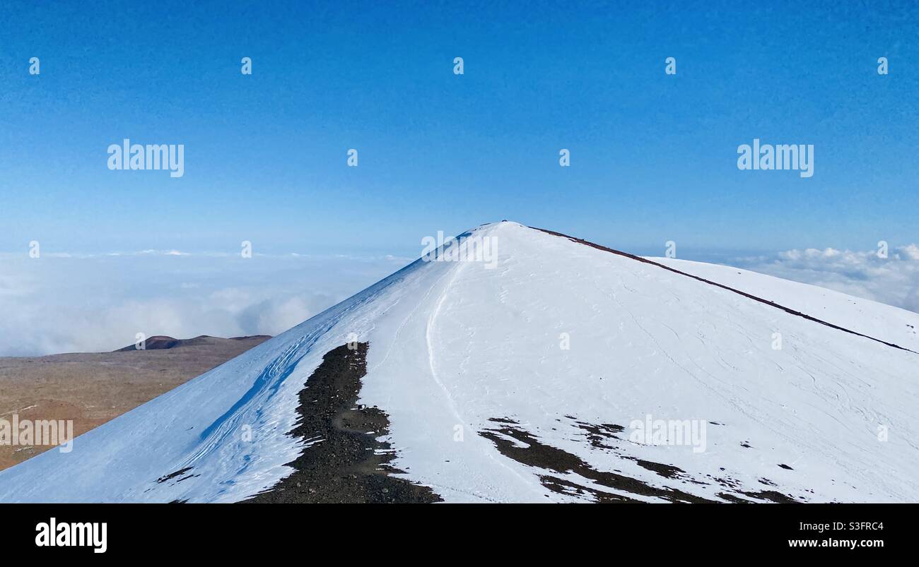 Vetta innevata di Mauna Kea sulla Grande Isola delle Hawaii - Immagine stock catturata con smartphone