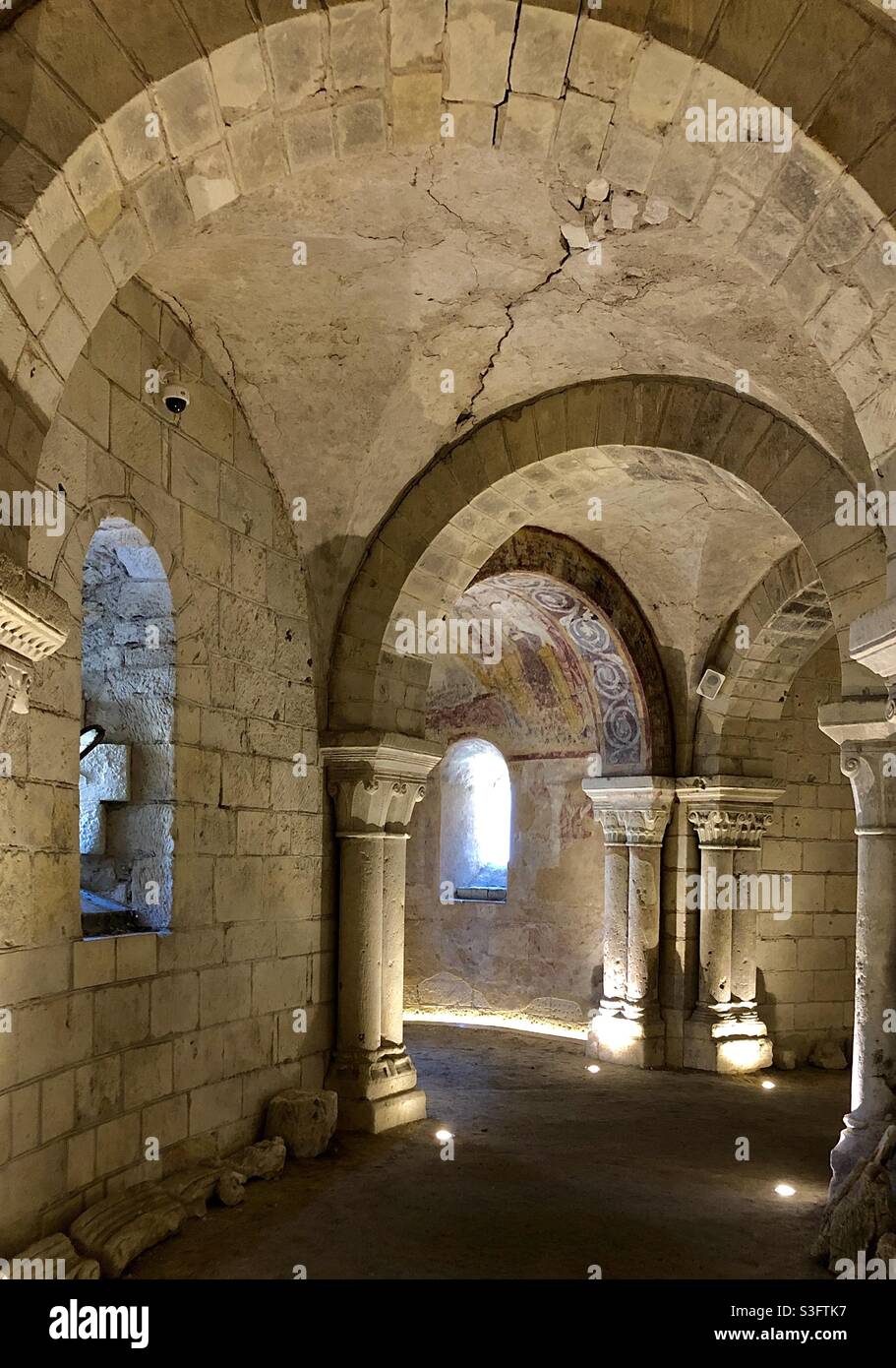 sottoscroft medievale o cripta della Collegiata di Saint-Aignan, Loir-etcher (41), Francia. Foto Stock