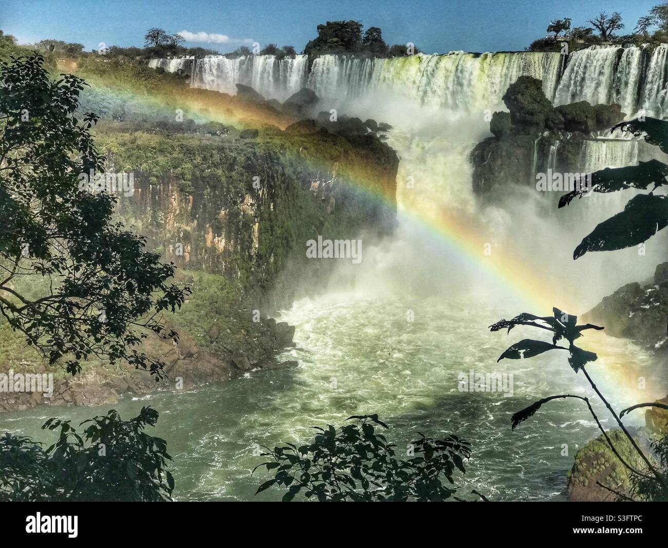 Rainbow alle Cascate di Iguazu, lato Argentina Foto Stock