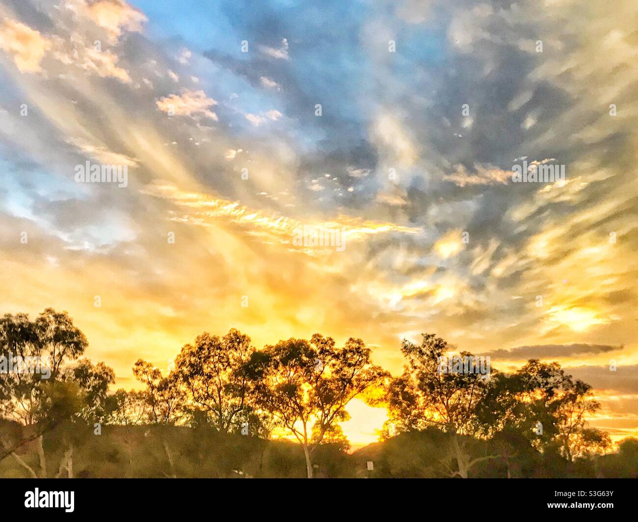 Sunrise, Alice Springs, territorio del Nord, Australia - Immagine stock catturata con smartphone