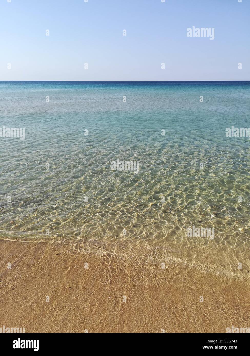 Mare nell'attico con acqua Cristal Foto Stock