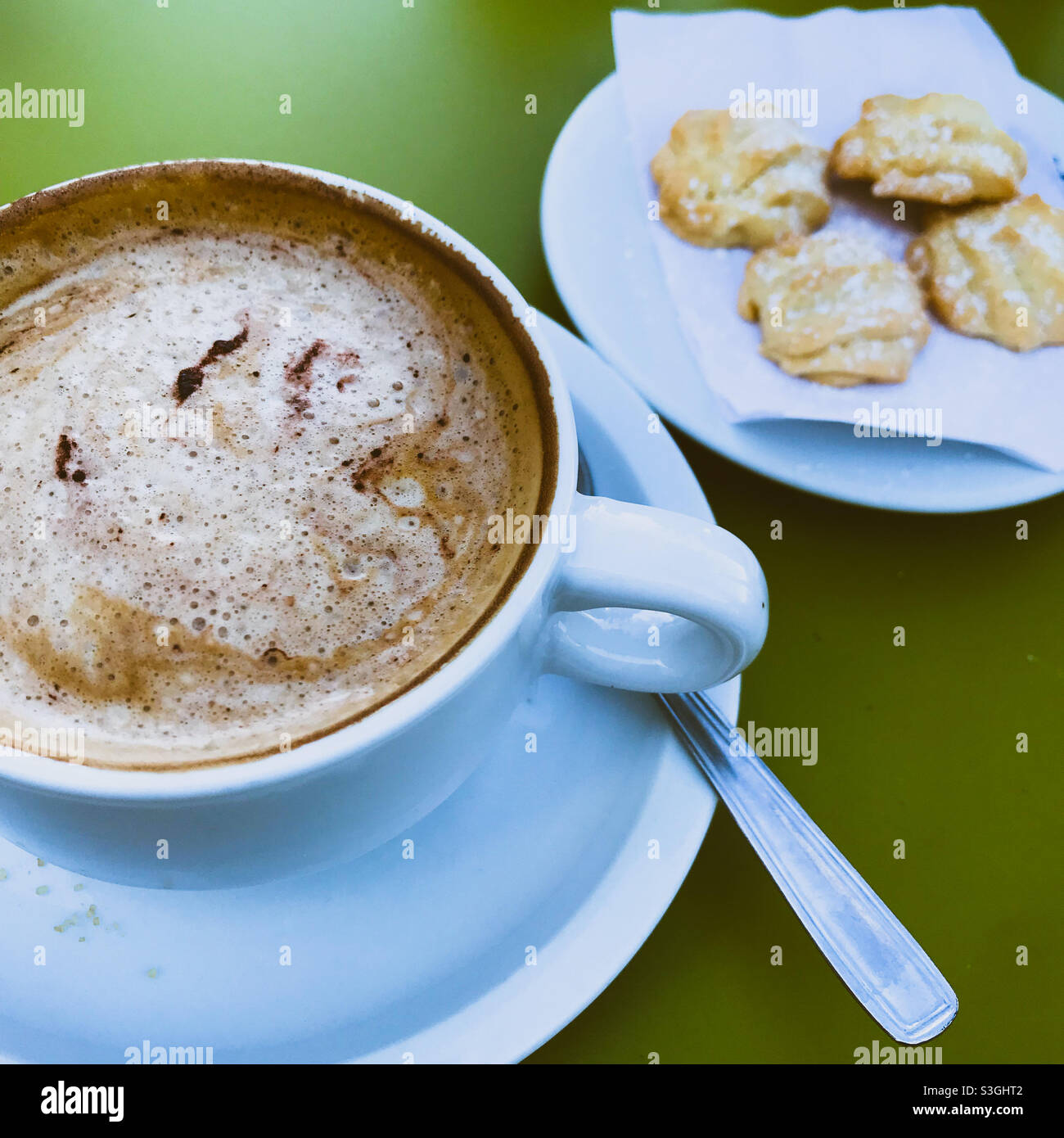 Caffè e biscotti - Immagine stock catturata con smartphone