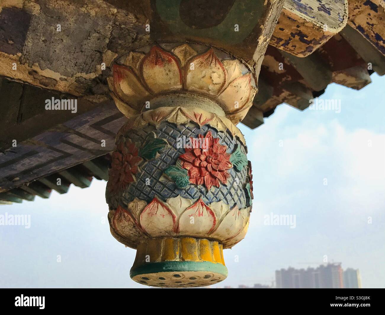 Gronda a forma di fiore di una pagoda cinese Foto Stock