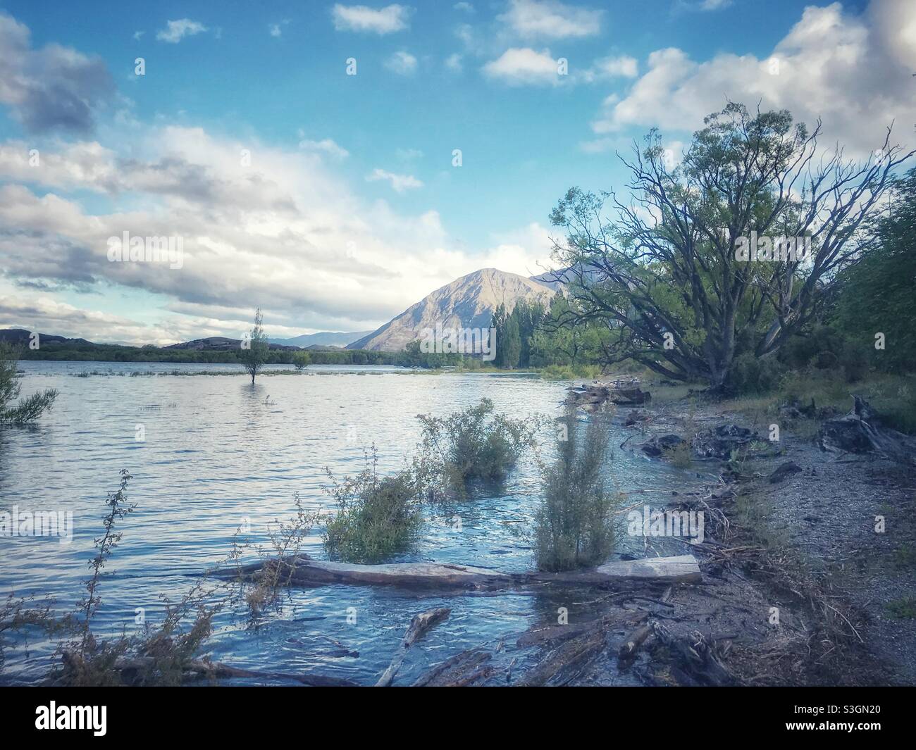 Il lago Wanaka, Isola del Sud, Nuova Zelanda - Immagine stock catturata con smartphone