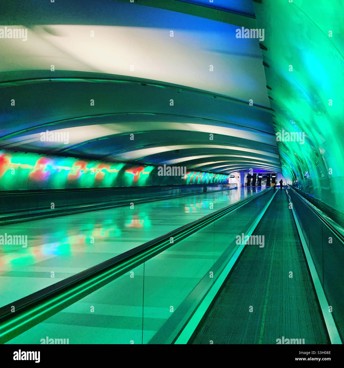 Tunnel LED, Terminal McNamara, Aeroporto Metropolitan Wayne County di Detroit, Romulus, Michigan, Stati Uniti Foto Stock