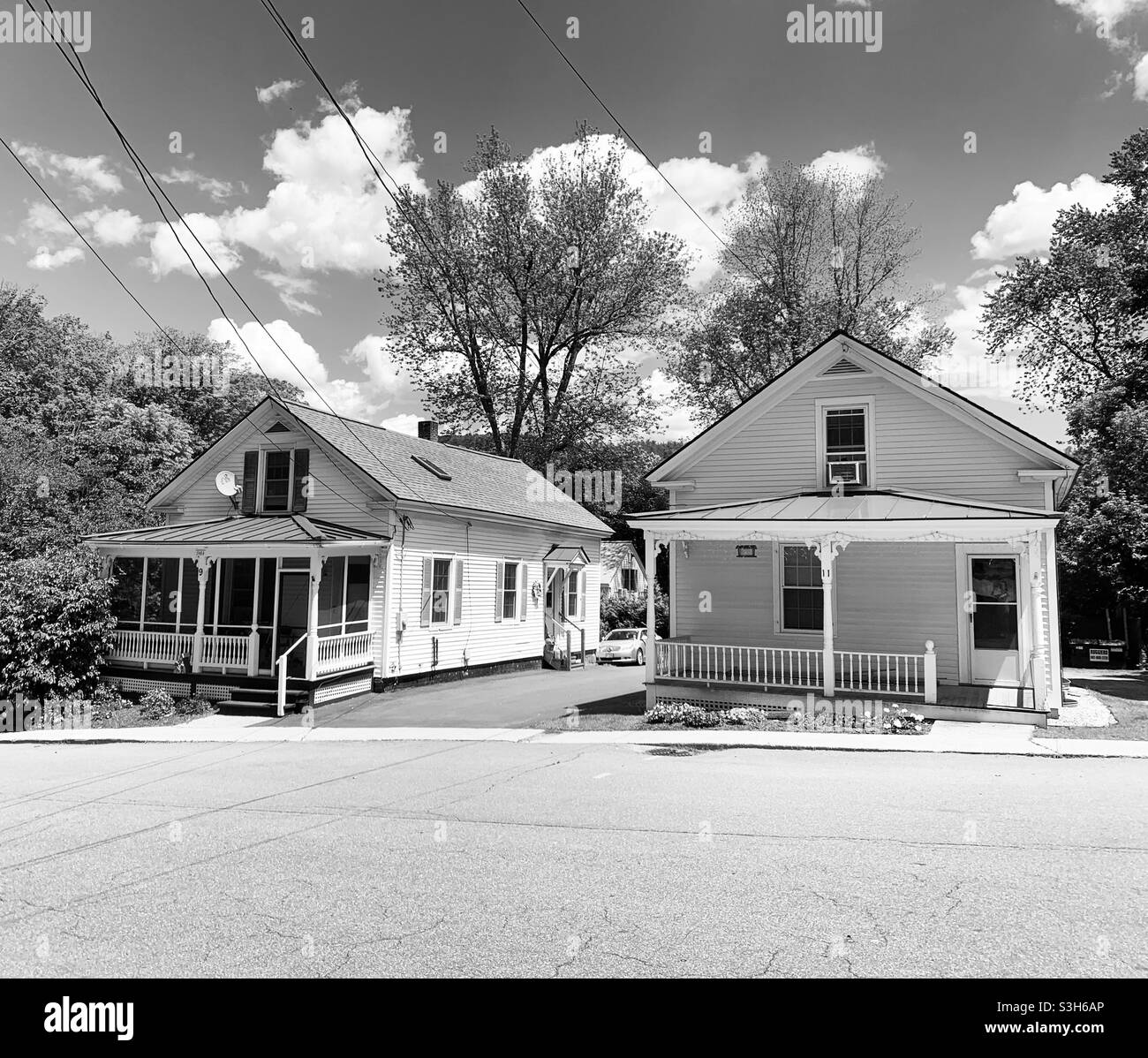 Immagine in bianco e nero di case a Walpole, Contea di Cheshire, New Hampshire, Stati Uniti Foto Stock