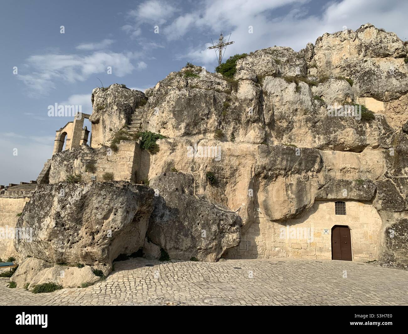 Chiesa costruita in pietra nella città di Matera, patrimonio dell'umanità dell'UNESCO. Foto Stock