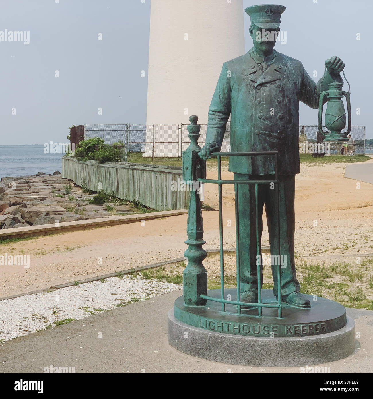 Statua di Lighthouse Keeper, faro di Barnegat, Barnegat Lighthouse state Park, Long Beach Island, Ocean County, New Jersey, Stati Uniti Foto Stock