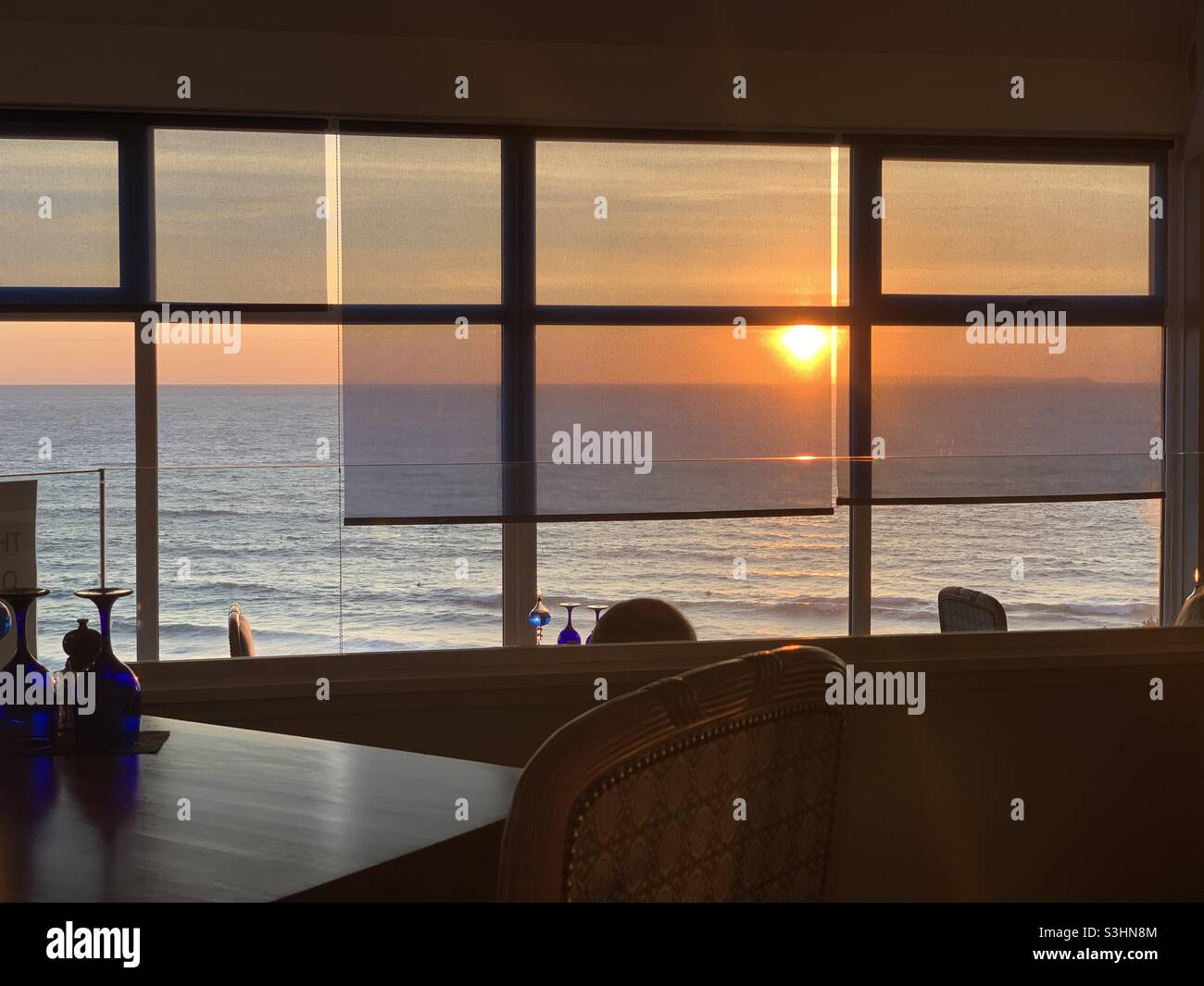 Vista dal ristorante del Watersmeet Hotel al tramonto. Foto Stock