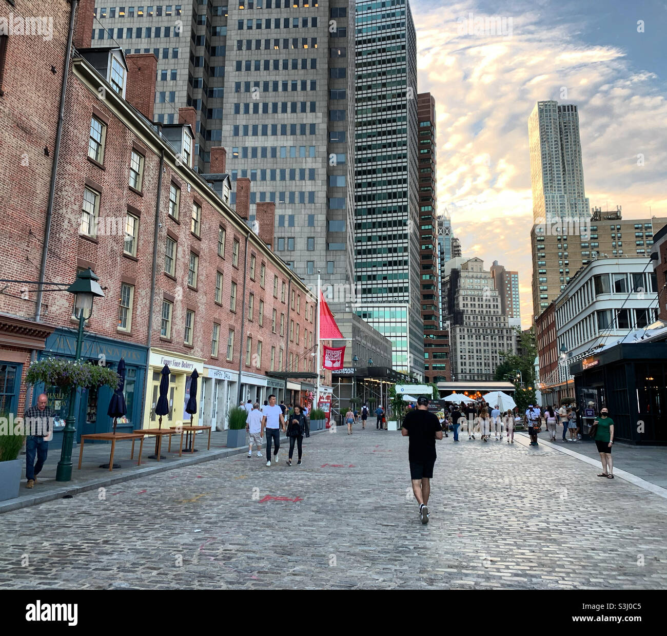 Agosto 2021, South Street Seaport, Manhattan, New York, New York, Stati Uniti Foto Stock