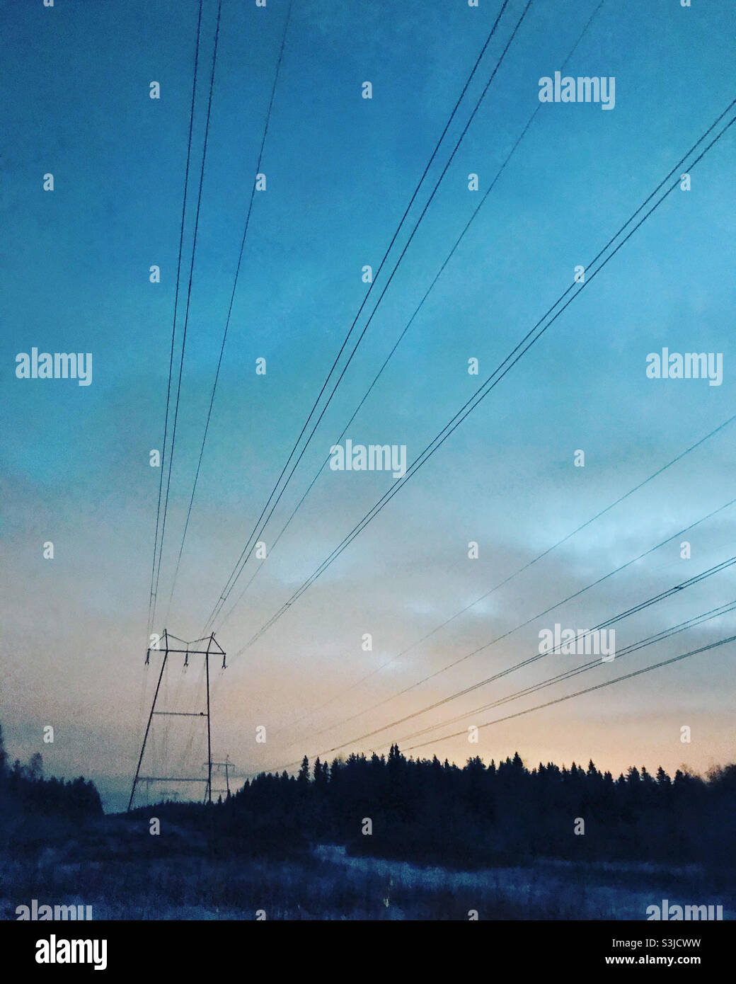 Linea telefonica al tramonto Foto Stock