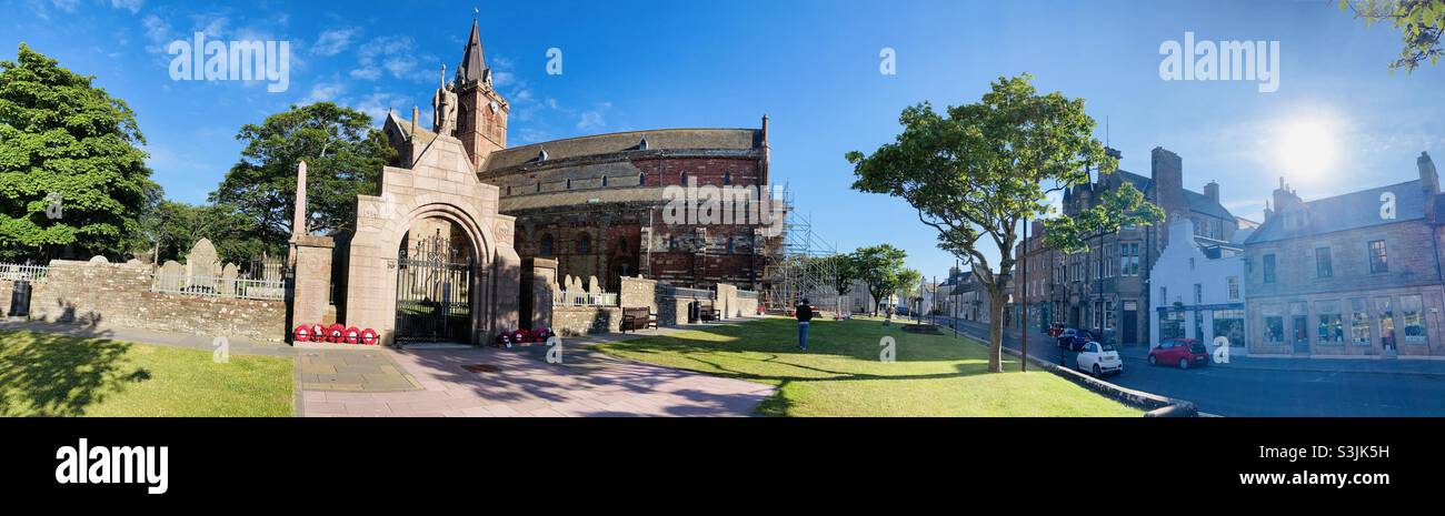 Panoramica della cattedrale di San Magnus. Kirkwall, Orkney, Scozia Foto Stock