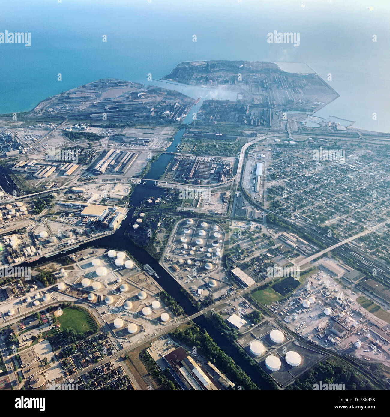 Vista aerea mentre si scende verso Chicago - Immagine stock catturata con smartphone