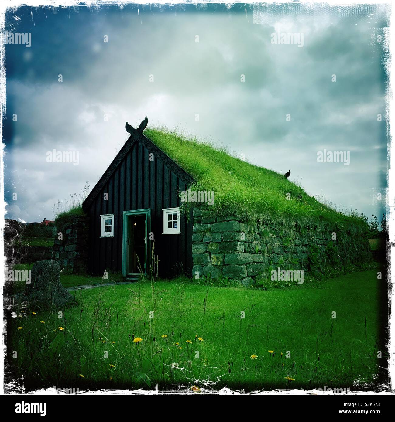 Storica casa di erba sintetica in Islanda Foto Stock