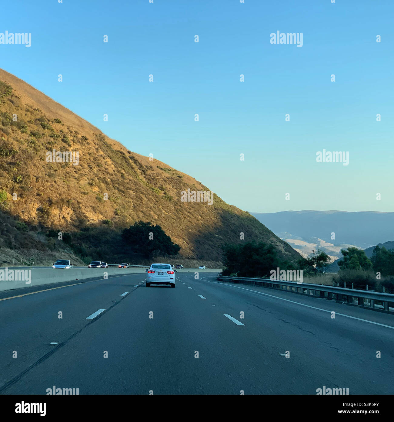 Guida a Santa Margarita, San Luis Obispo County, California, Stati Uniti - Immagine stock catturata con smartphone