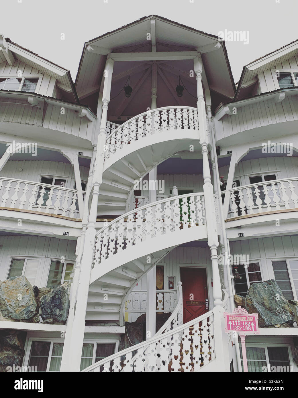 Madonna Inn, San Luis Obispo, San Luis Obispo County, California, Stati Uniti - Immagine stock catturata con smartphone