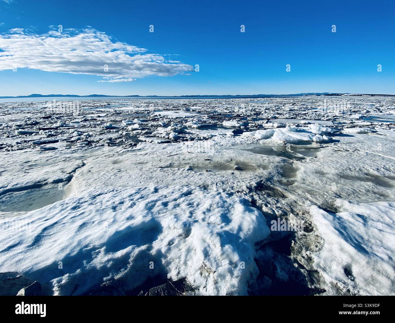 Sciogliere il ghiaccio marino nell'Artico. Kotzebue Sound, Alaska Foto Stock