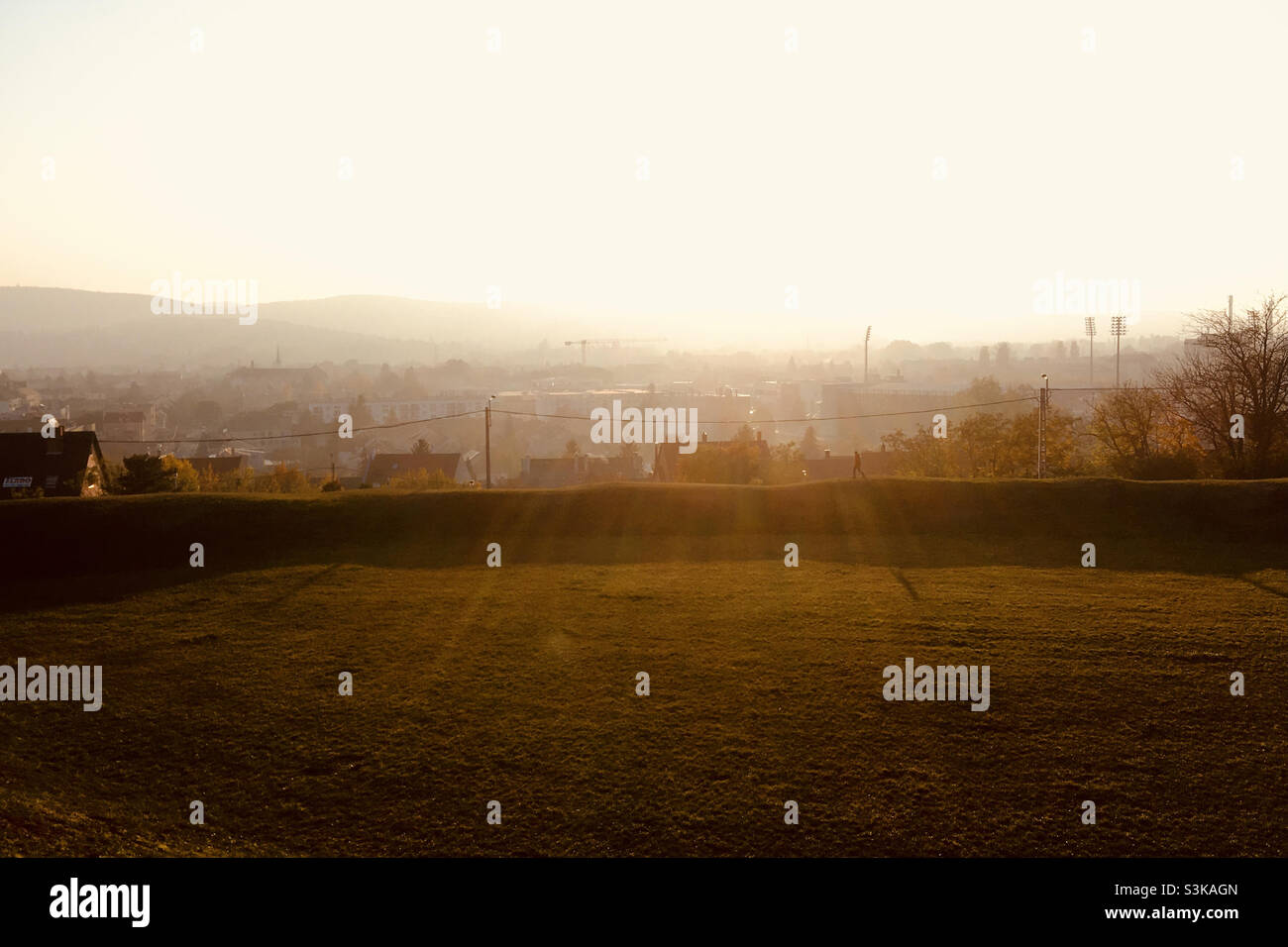 Tramonto all'antico anfiteatro romano a Bossi-domb, Sopron, Ungheria Foto Stock