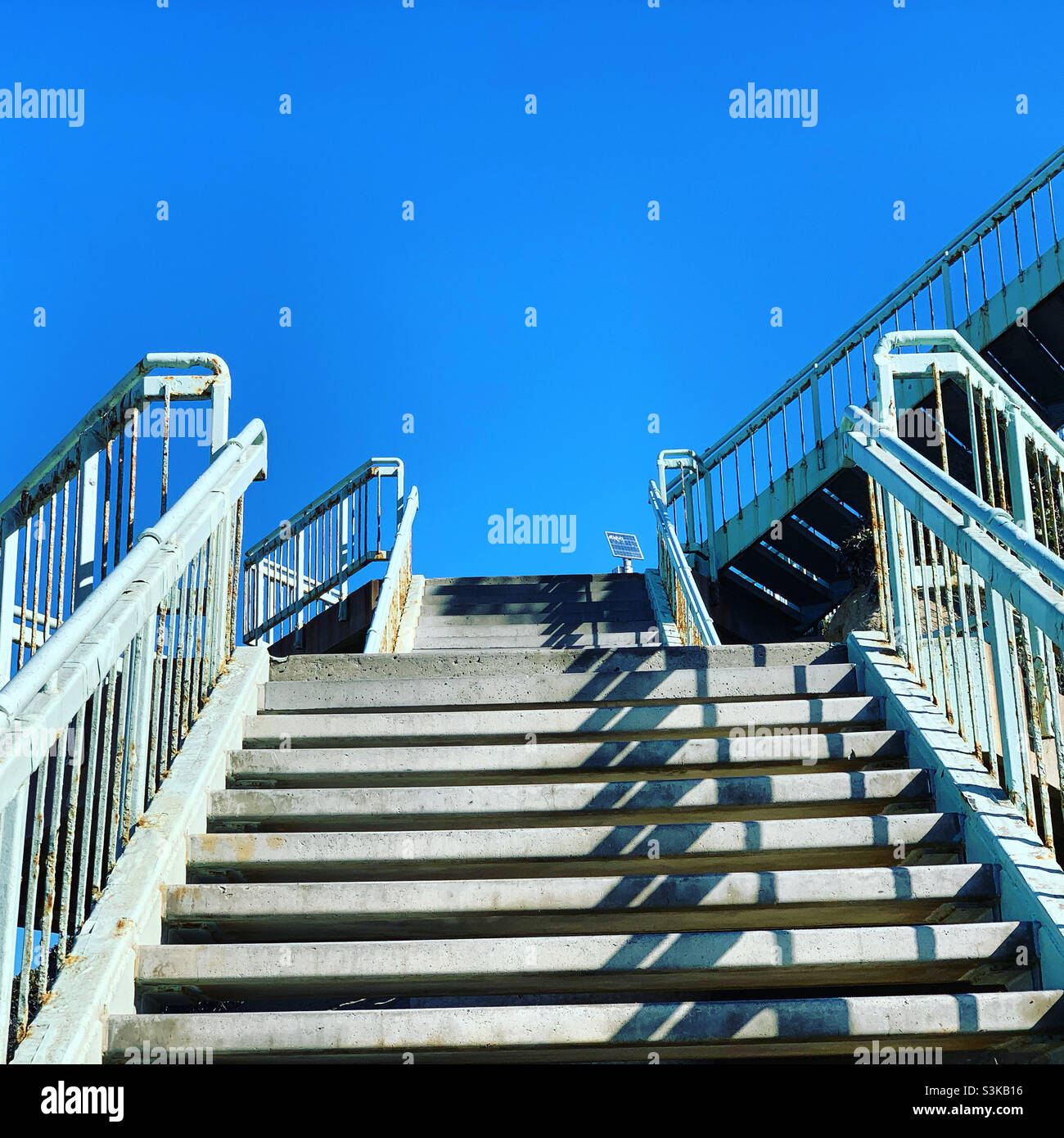 A pochi passi dalla spiaggia al lungomare, Carlsbad state Beach, Carlsbad, San Diego County, California, Stati Uniti, Nord America - Immagine stock catturata con smartphone