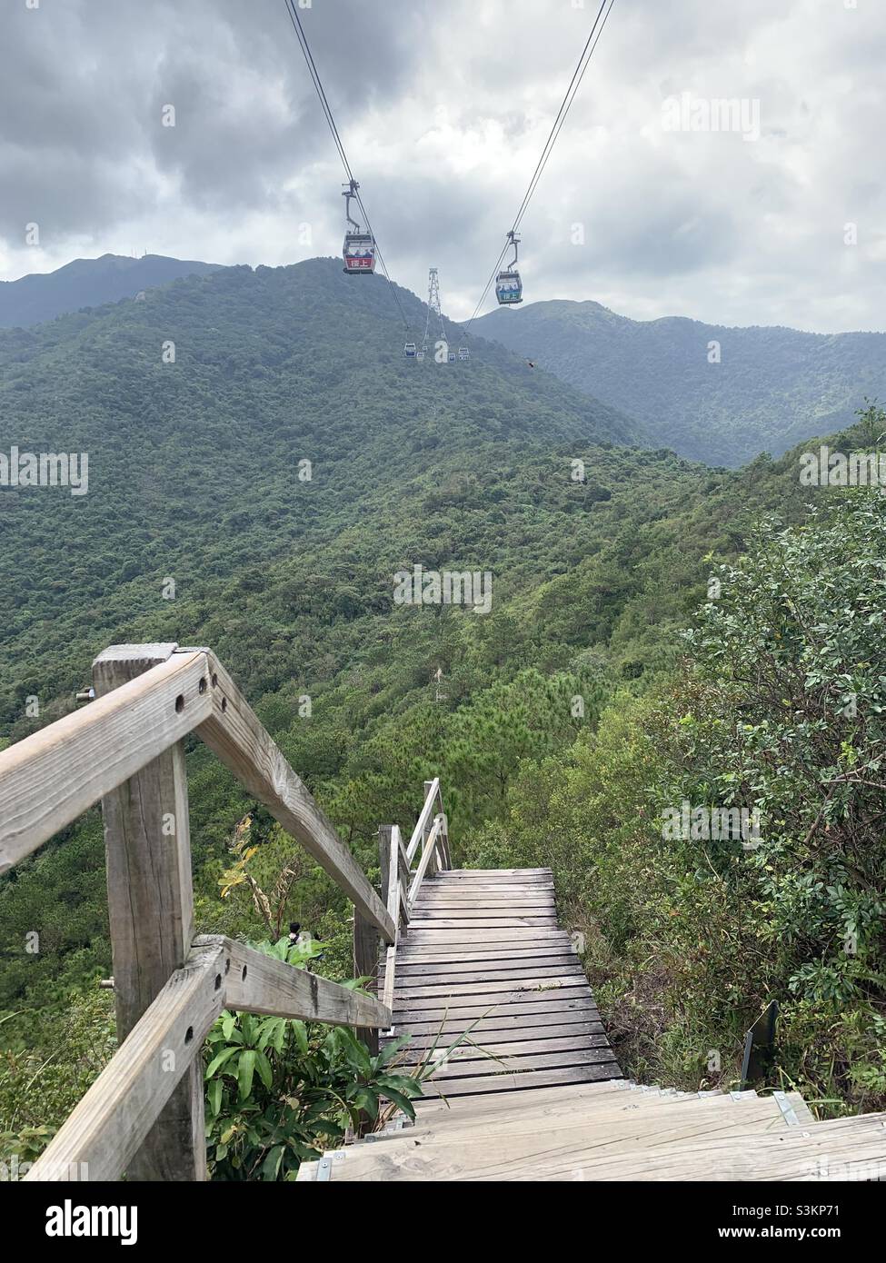 Funivia di montagna e scala Foto Stock