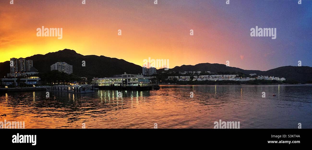 Dopo il bagliore su Discovery Bay, Lantau Island, Hong Kong Foto Stock