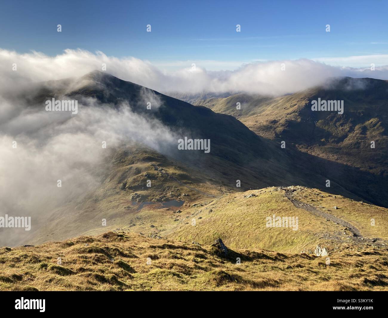 Vista verso Beinn Ghlas da Ben Lawers, Scozia Foto Stock