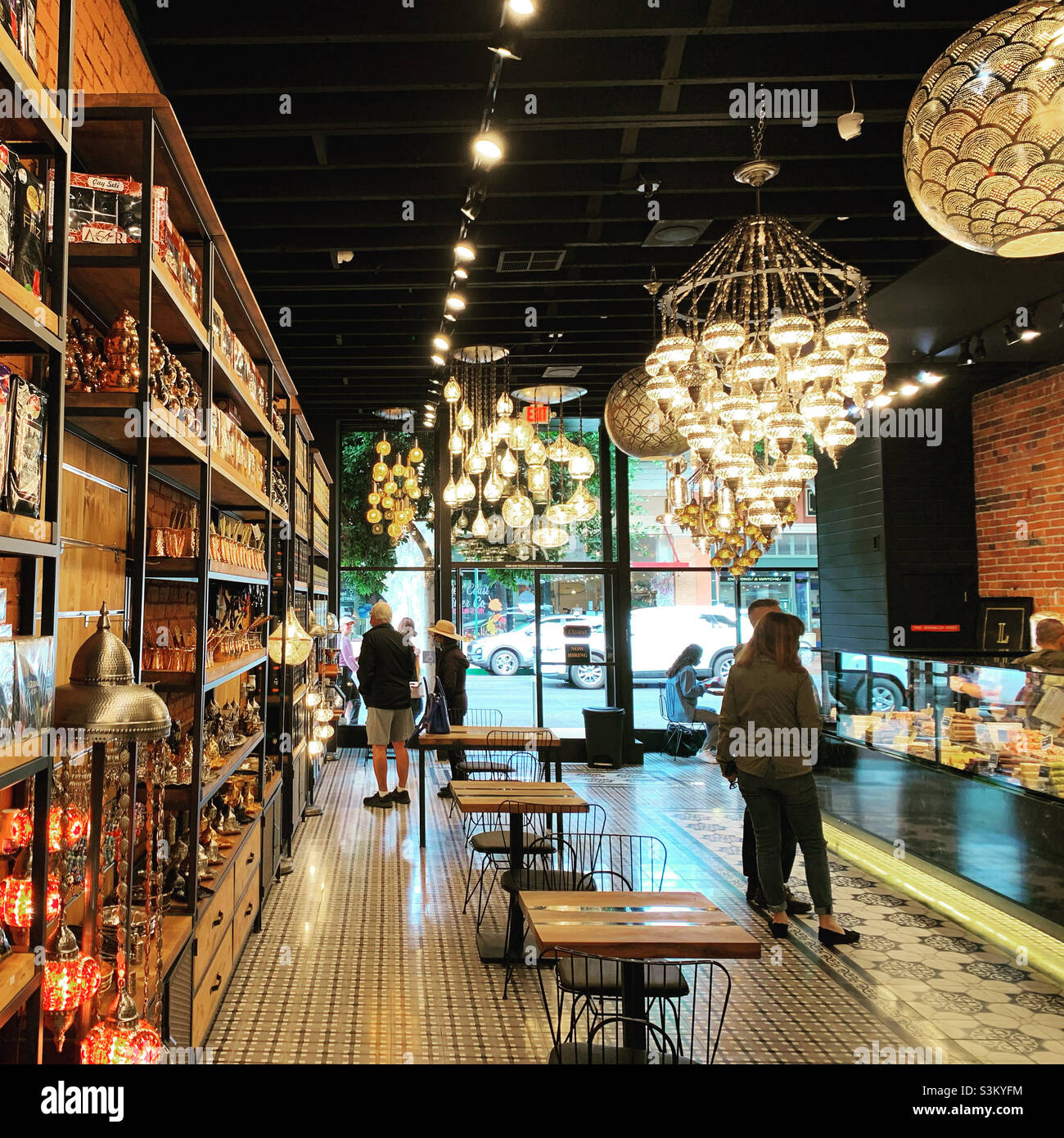 Lokum Turkish Delight and Baklava, San Luis Obispo, San Luis Obispo County, California, Stati Uniti, Nord America - Immagine stock catturata con smartphone