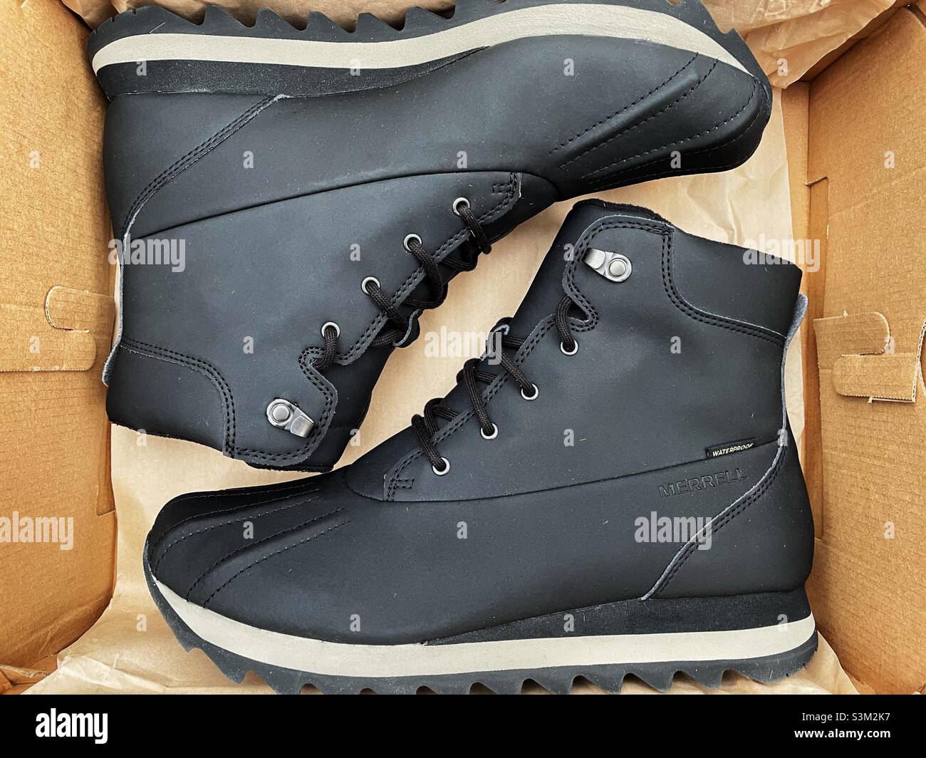 Stivali invernali Merrell Alpine Brevig Foto stock - Alamy
