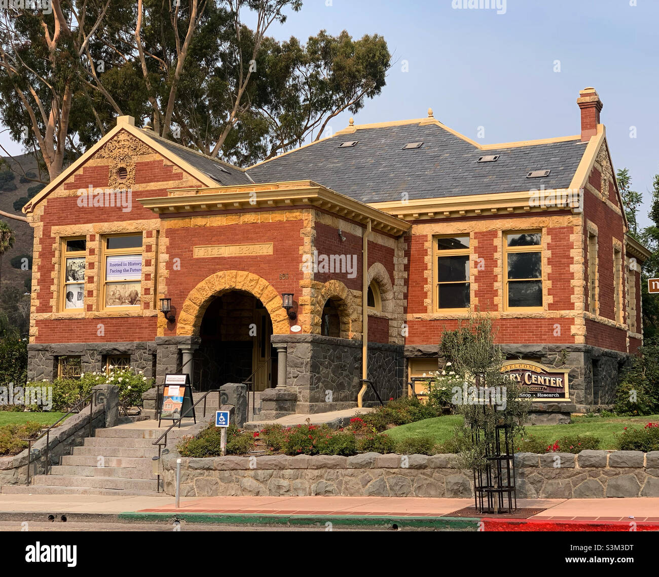 Centro storico della Contea di San Luis Obispo, originariamente la Biblioteca di San Luis Obispo Carnegie, San Luis Obispo, California, Stati Uniti, Nord America - Immagine stock catturata con smartphone