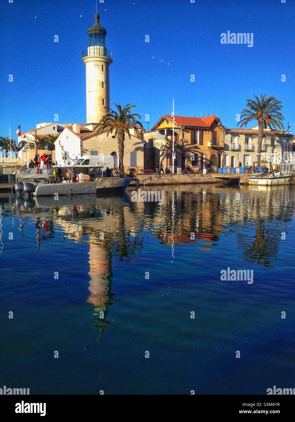 Porto e faro di le Grau-du-Roi. Occitanie, Francia Foto Stock