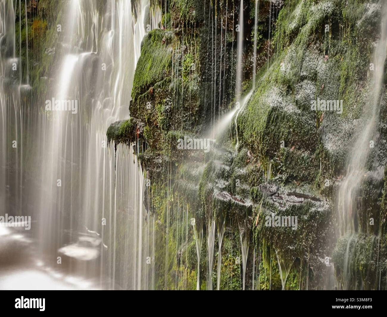 Dettaglio cascata, Sgwd ISAF Clun Gwyn, Ystradfellte, Galles. Foto Stock