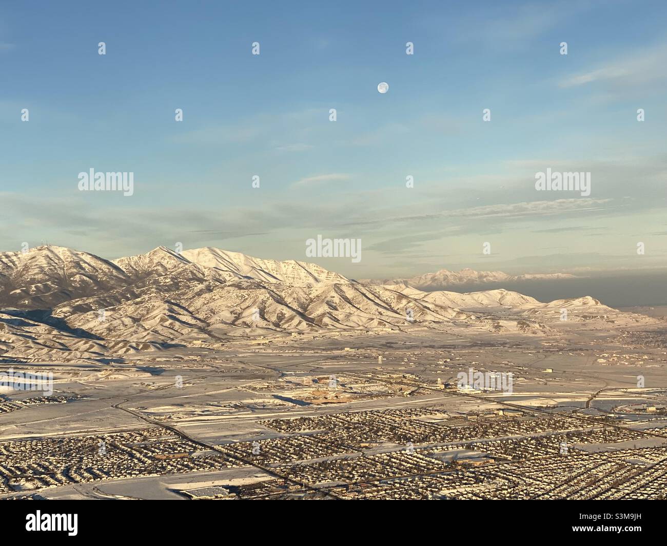 Snowy Salt Lake City, Utah, visto da un aereo. Foto Stock