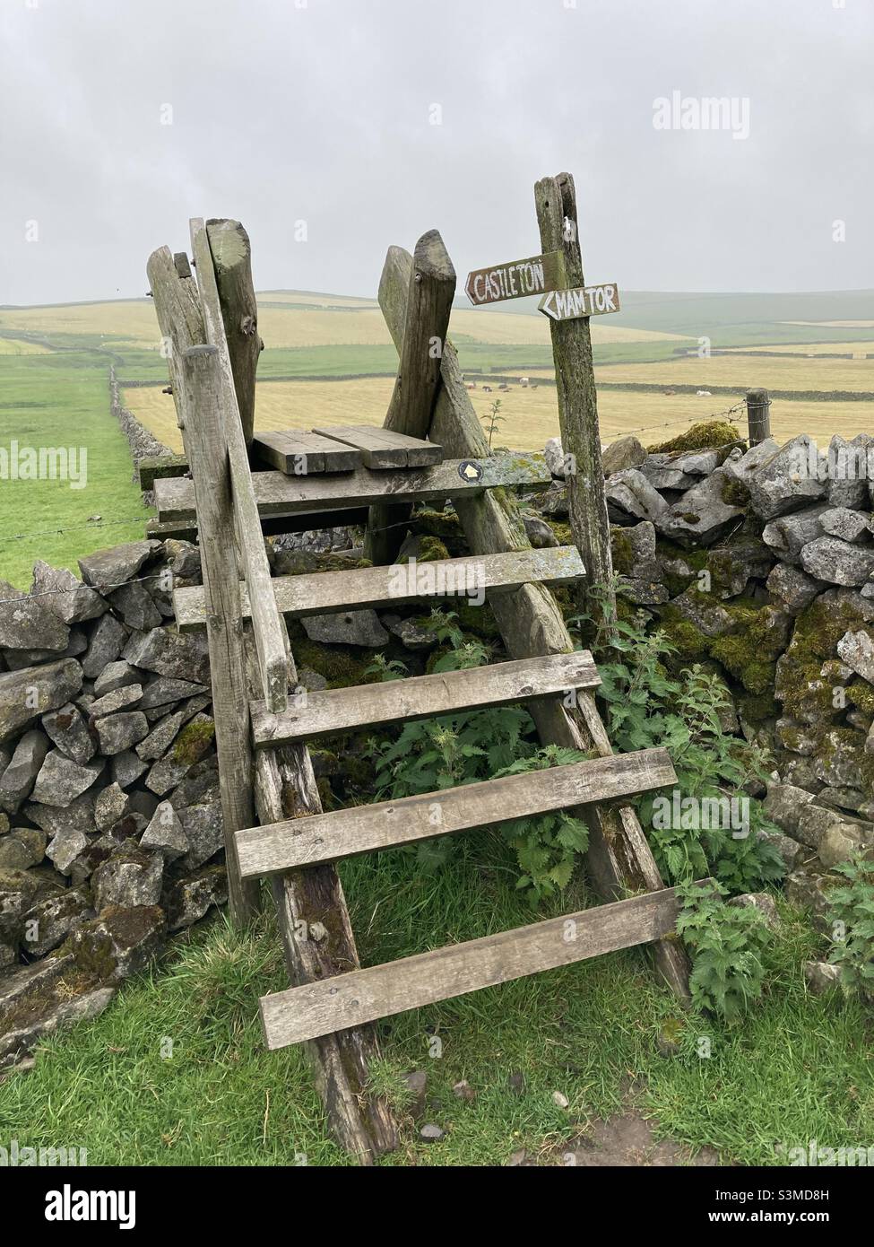 Hope Valley MAM Tor Walk - stile Foto Stock