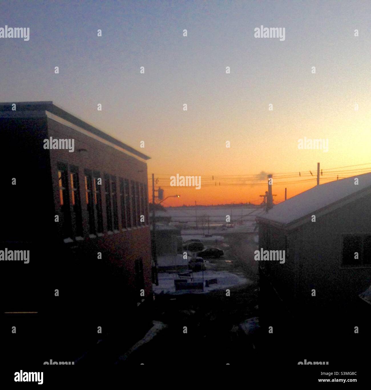 Foto urbana del tramonto nel gennaio 2022 Foto Stock