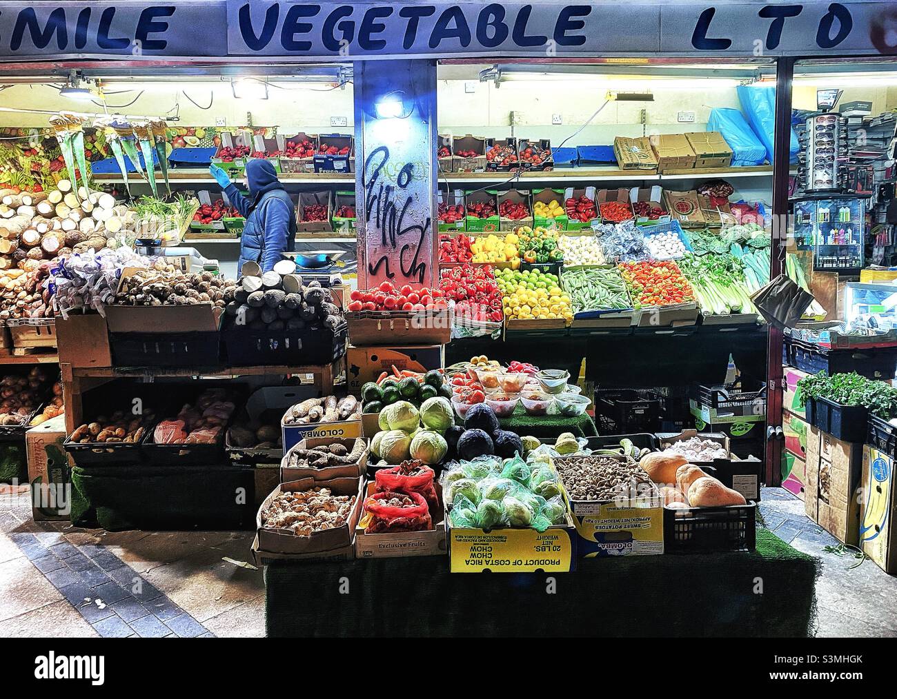 Bancarella del mercato vegetale, Peckham South London. Foto Stock