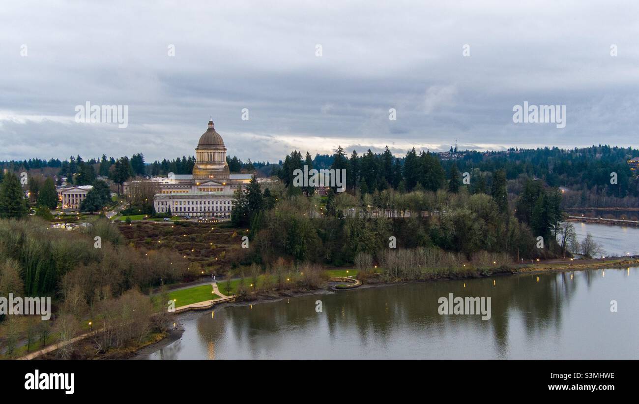 Olympia, Washington al tramonto nel dicembre del 2021 Foto Stock