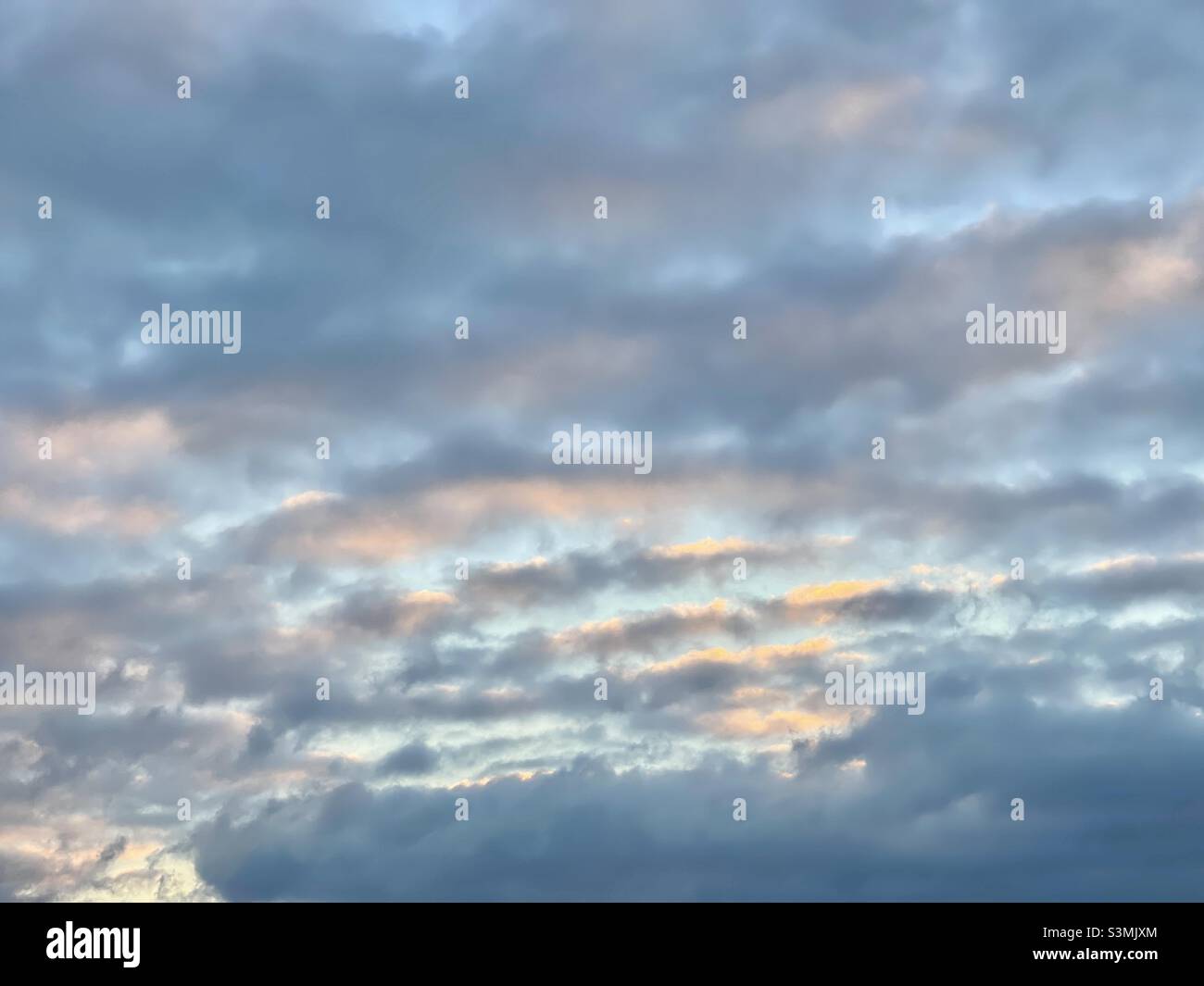 Tramonto nuvoloso Foto Stock