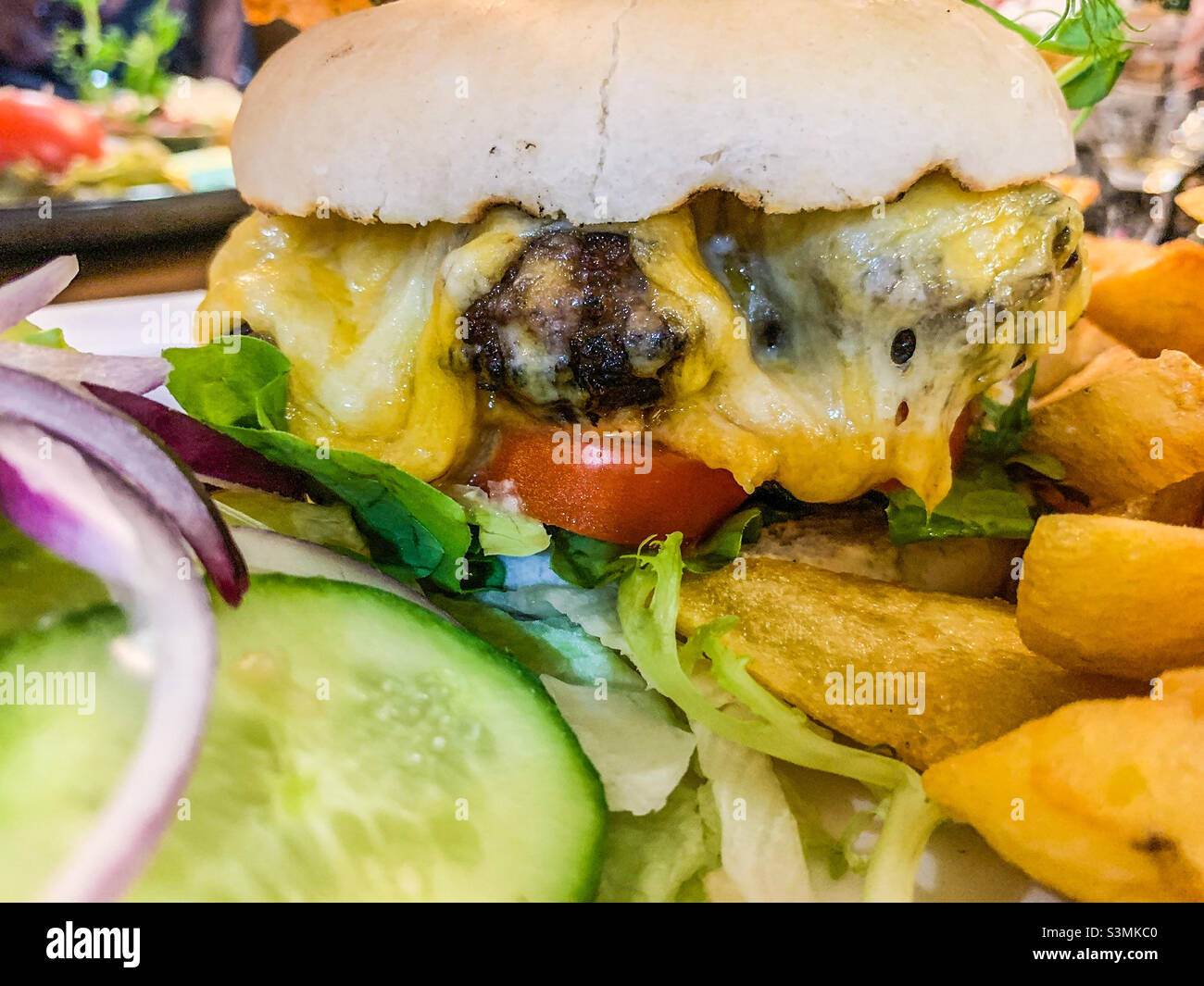 Formaggio hamburger e patatine Foto Stock