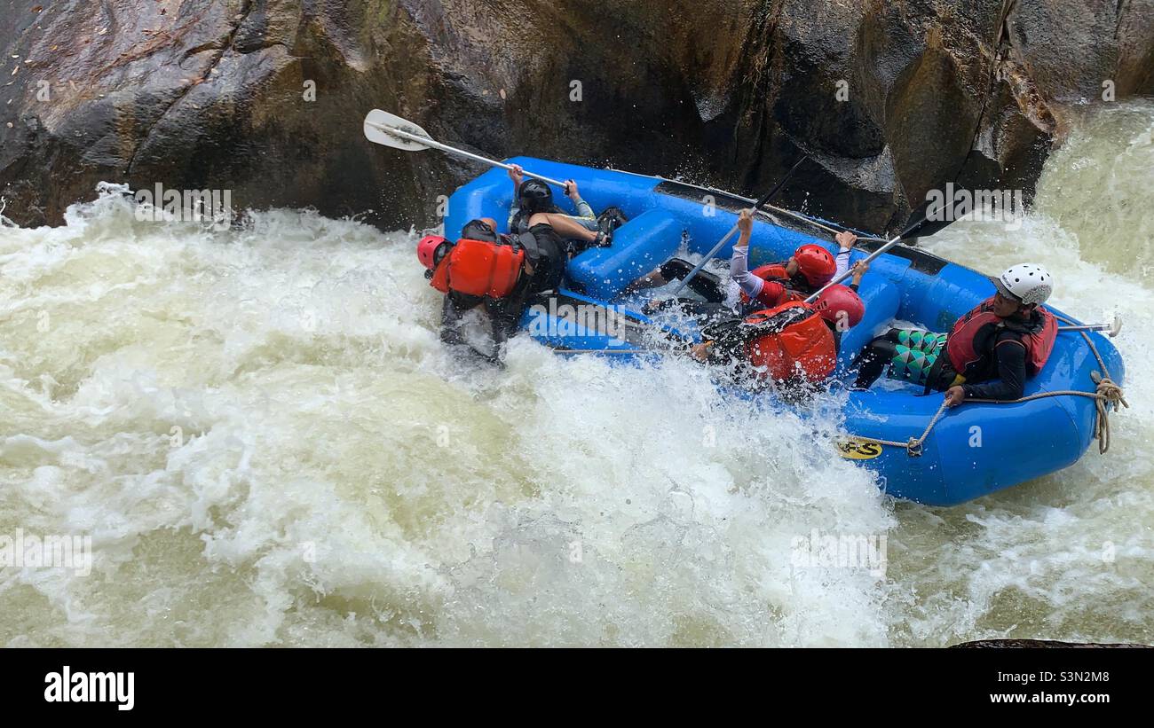 avventure di rafting sulle rapide Foto Stock