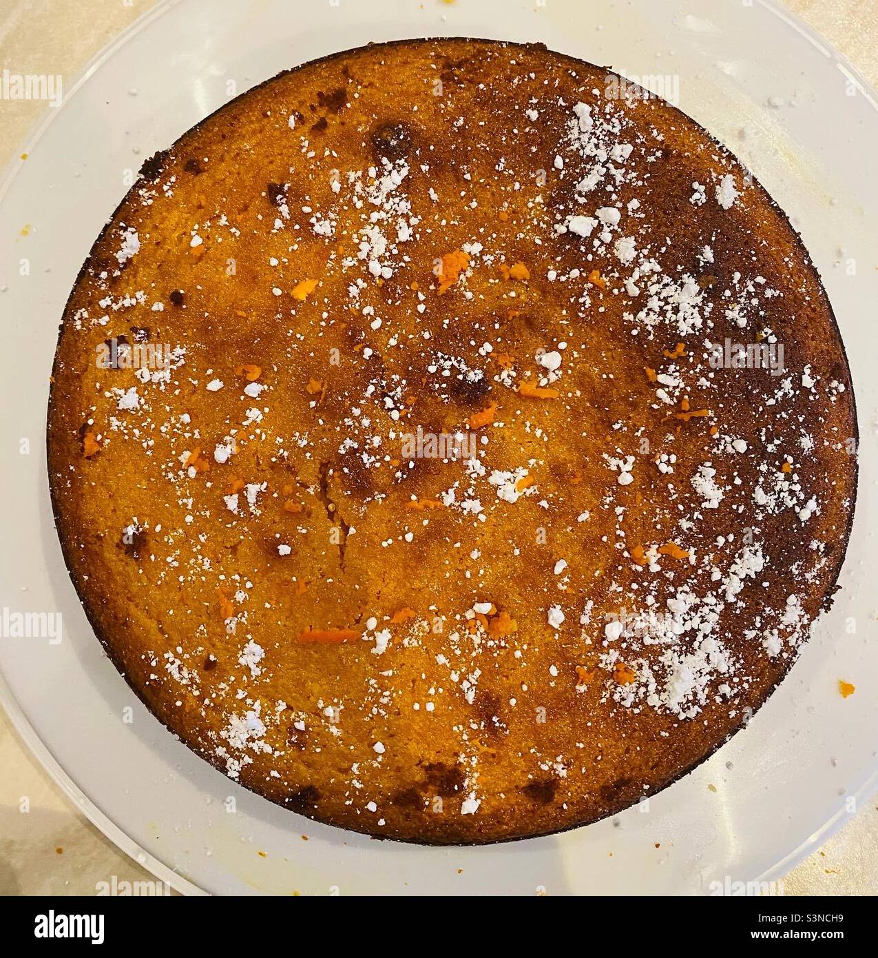 Torta di clementina. Febbraio 2022. - Immagine stock catturata con smartphone