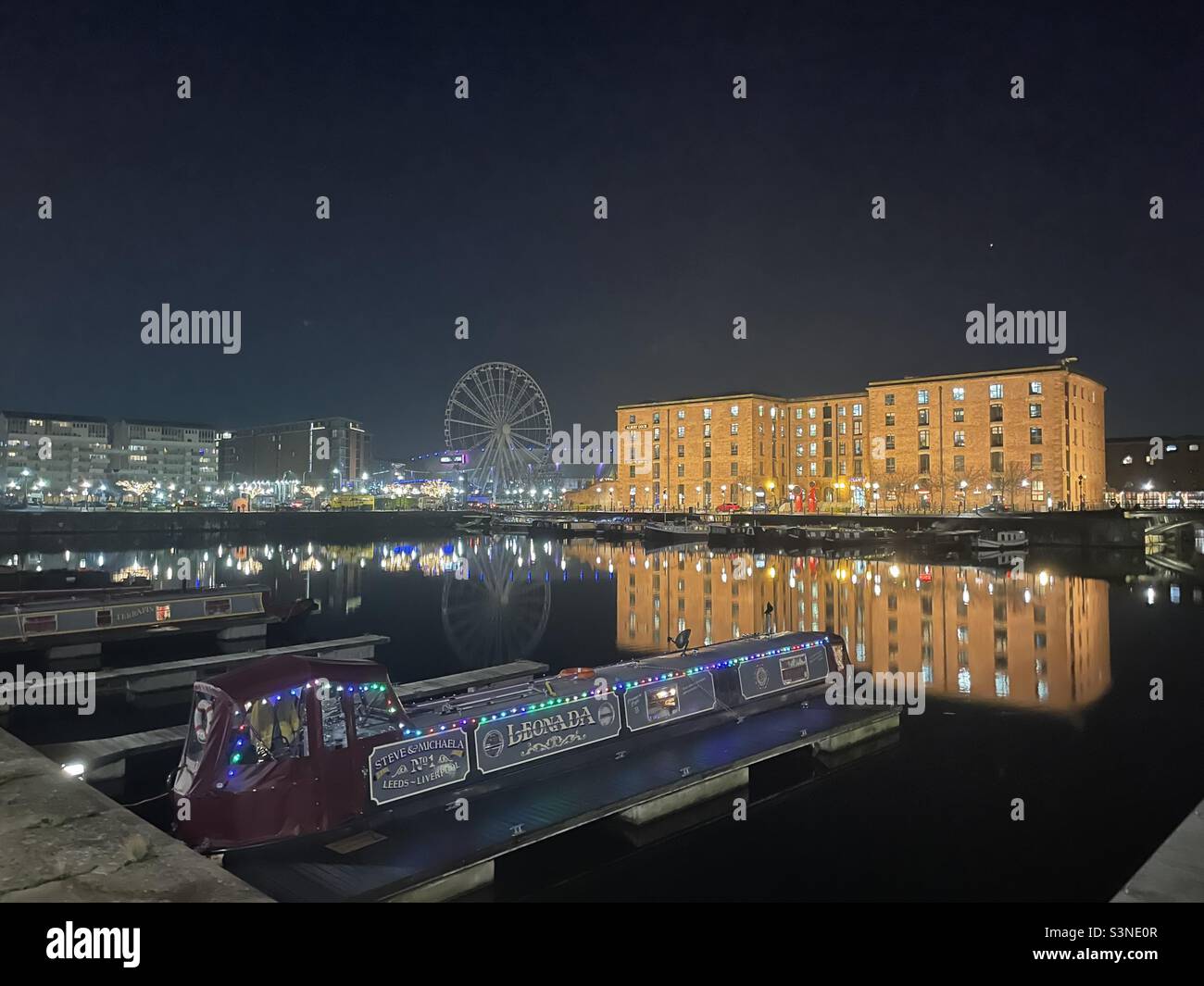 Albert Dock di notte a Liverpool Regno Unito Foto Stock