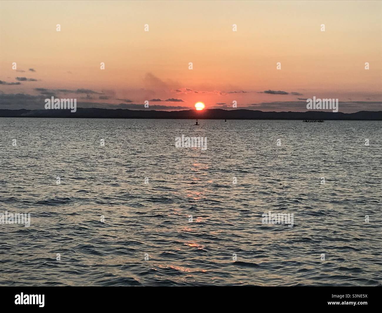 Tramonto sull'oceano atlantico - Immagine stock catturata con smartphone
