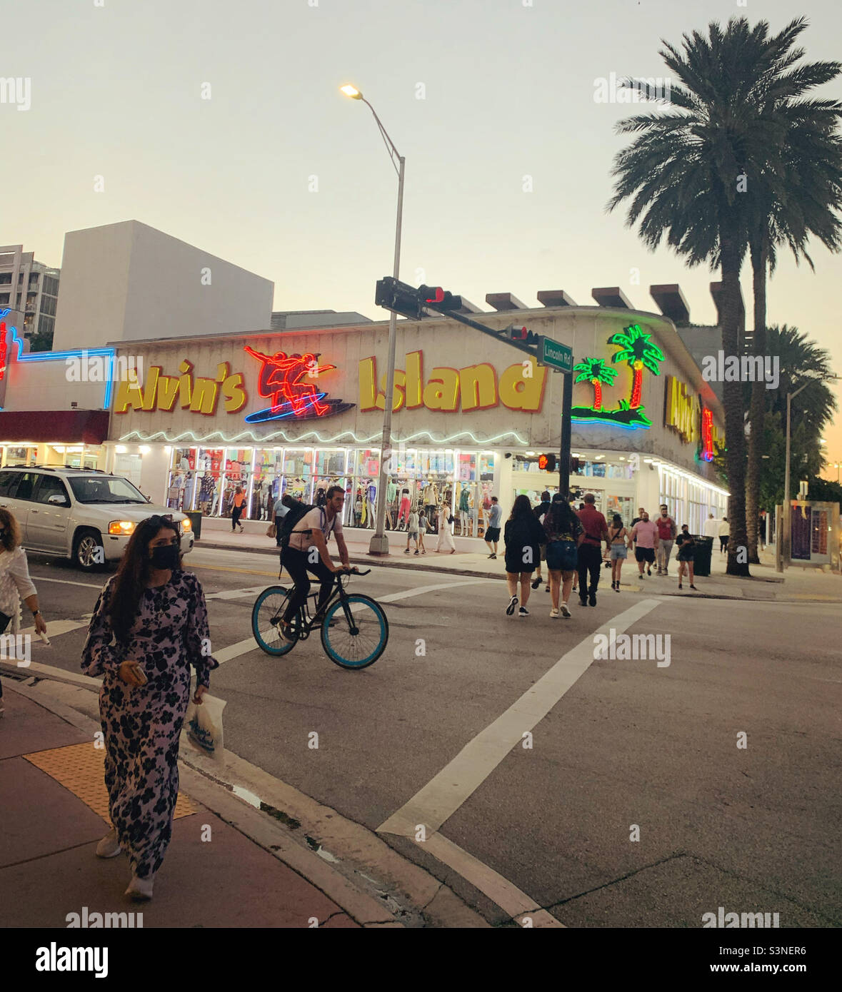 Gennaio, 2022, prima sera, Collins Avenue, South Beach, Miami Beach, Florida, Stati Uniti, Nord America Foto Stock