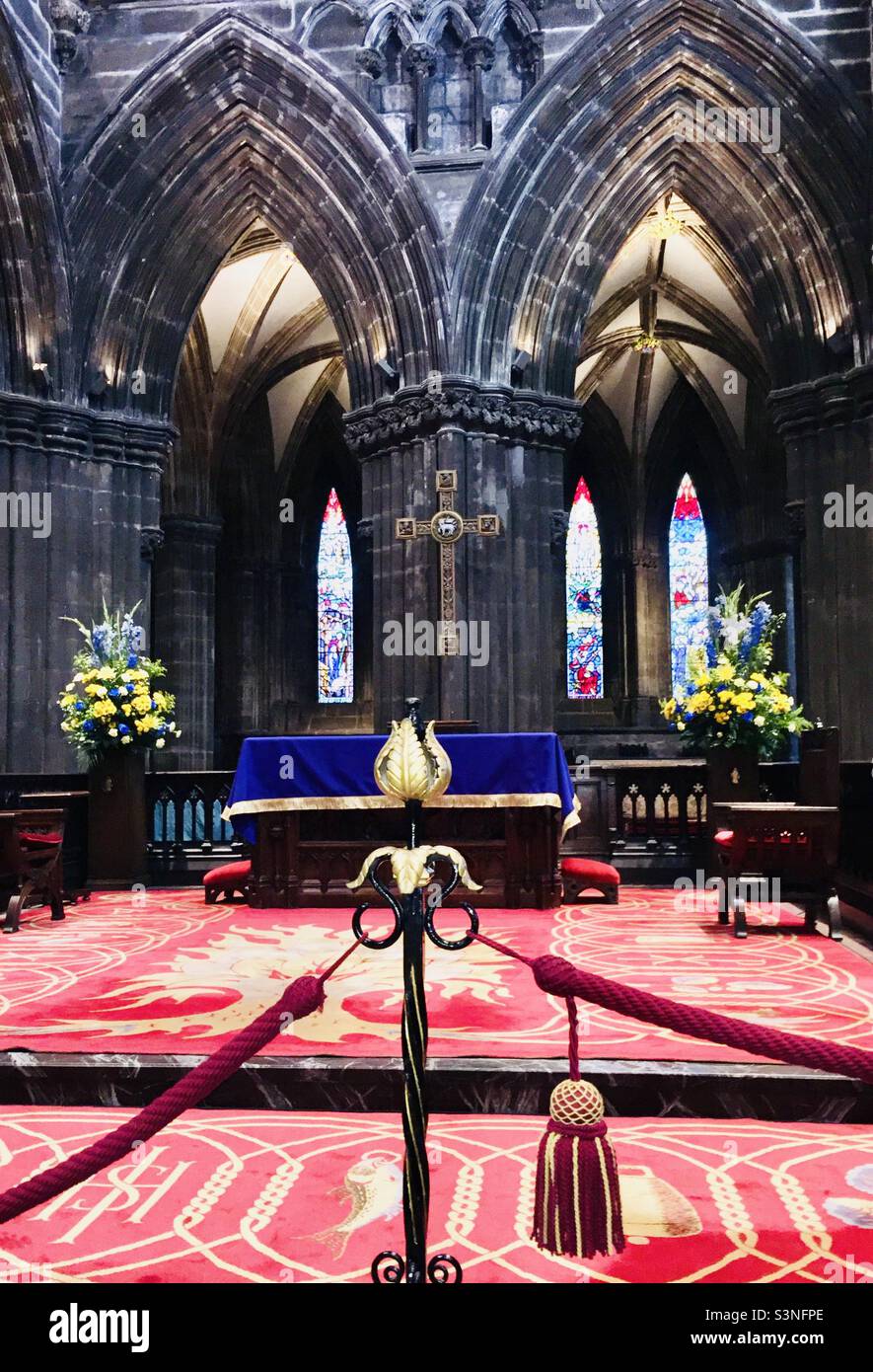 All'interno dell'edificio più antico di Glasgow, la Cattedrale di Glasgow. - Immagine stock catturata con smartphone