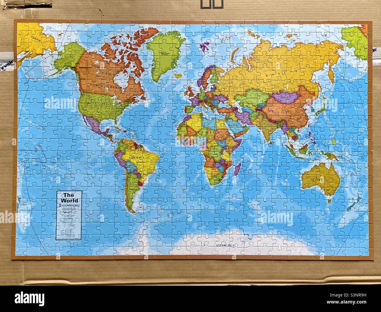 Hey finito mappa del puzzle del mondo Foto Stock